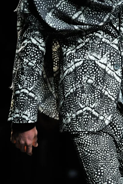 Look 22